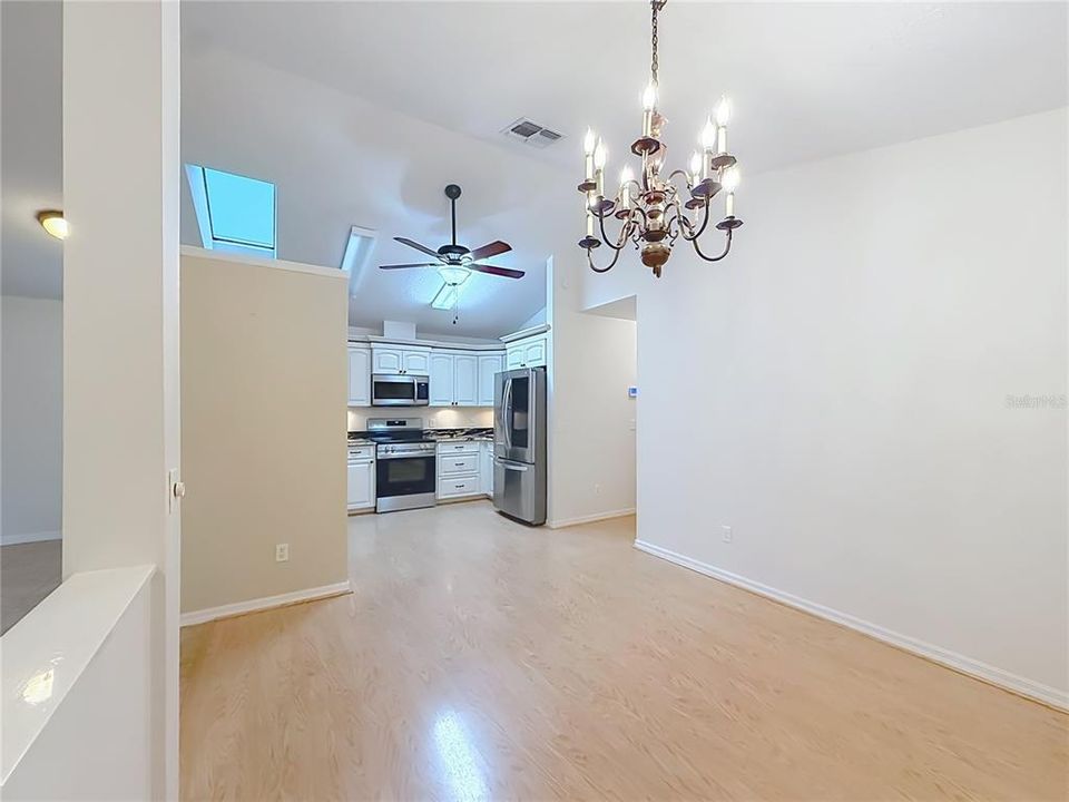 For Sale: $370,000 (3 beds, 3 baths, 2637 Square Feet)