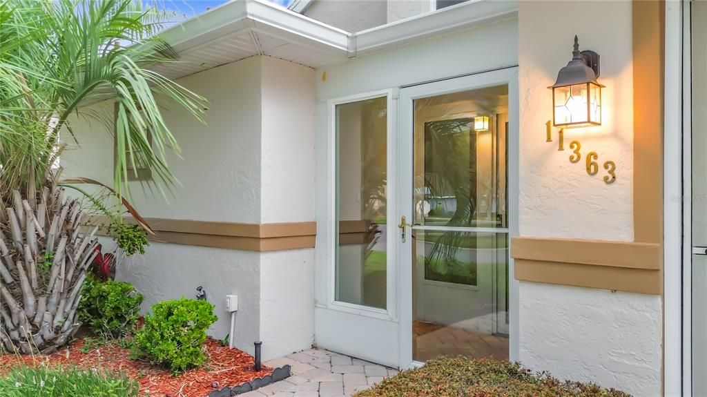 For Sale: $370,000 (3 beds, 3 baths, 2637 Square Feet)
