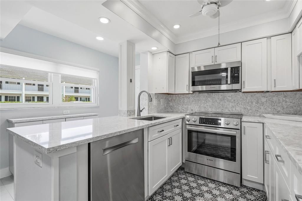 На продажу: $165,000 (2 спален, 2 ванн, 1188 Квадратных фут)