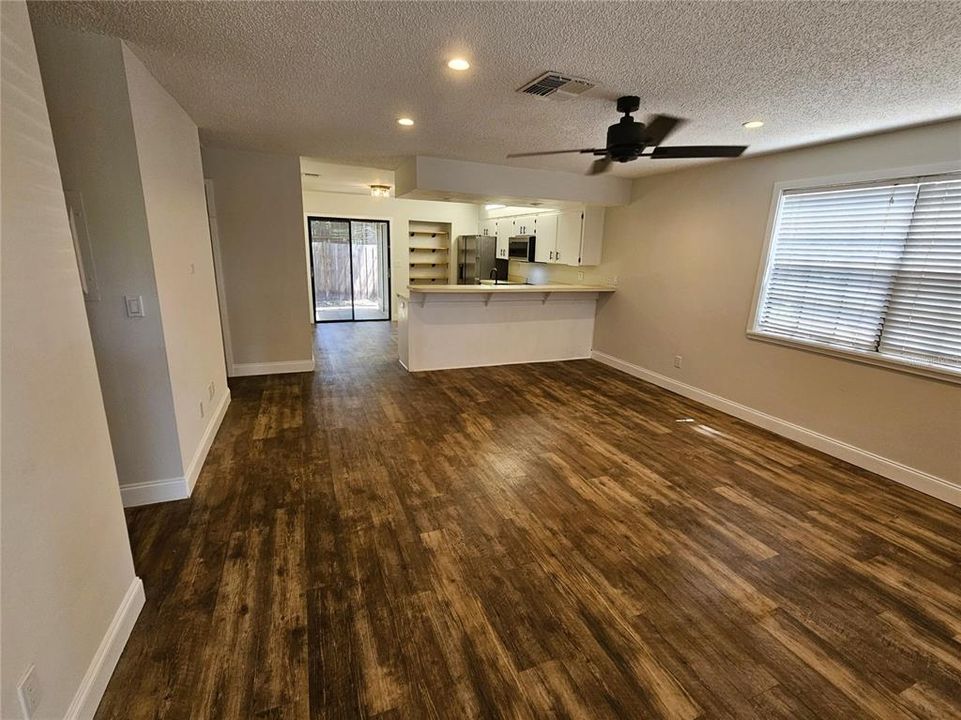 For Rent: $2,300 (2 beds, 2 baths, 960 Square Feet)