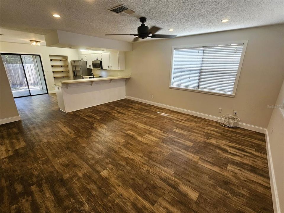 For Rent: $2,300 (2 beds, 2 baths, 960 Square Feet)