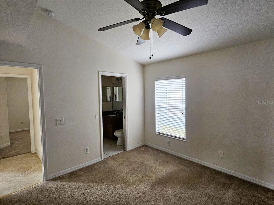 En Renta: $2,450 (4 camas, 3 baños, 1827 Pies cuadrados)