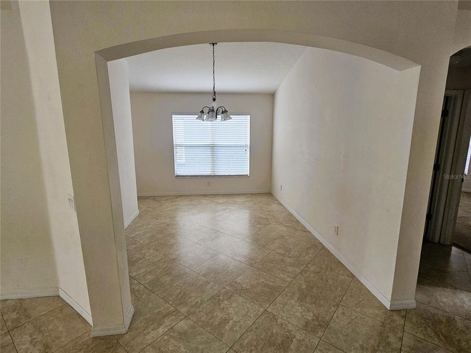 En Renta: $2,450 (4 camas, 3 baños, 1827 Pies cuadrados)