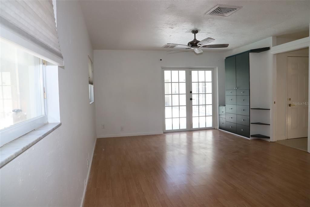 В аренду: $4,700 (5 спален, 4 ванн, 4200 Квадратных фут)