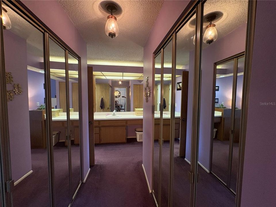 For Sale: $199,900 (2 beds, 2 baths, 1400 Square Feet)