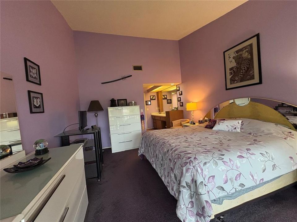 For Sale: $199,900 (2 beds, 2 baths, 1400 Square Feet)