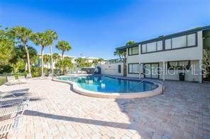 For Sale: $199,900 (2 beds, 2 baths, 1400 Square Feet)