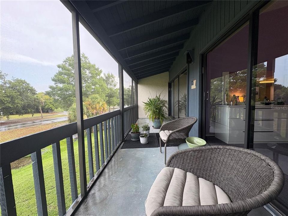 For Sale: $199,900 (2 beds, 2 baths, 1400 Square Feet)