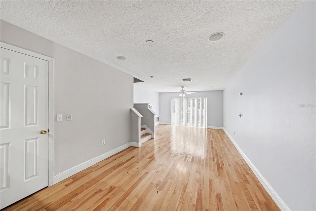 В аренду: $1,775 (2 спален, 1 ванн, 1168 Квадратных фут)