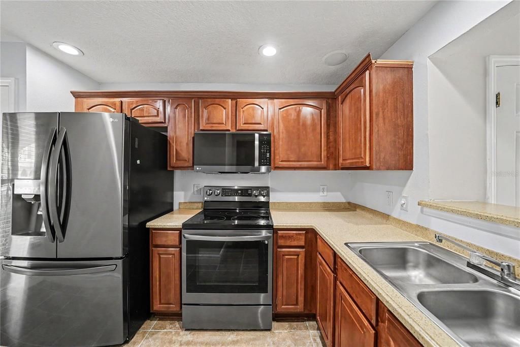 В аренду: $1,775 (2 спален, 1 ванн, 1168 Квадратных фут)