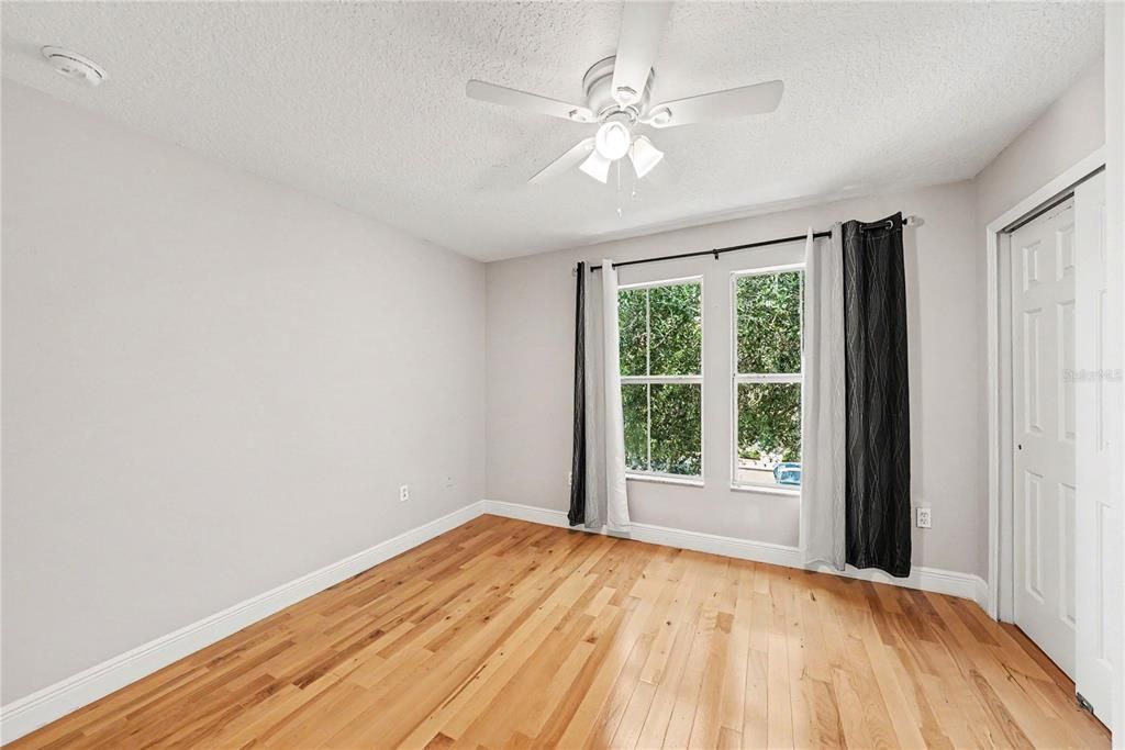 В аренду: $1,775 (2 спален, 1 ванн, 1168 Квадратных фут)