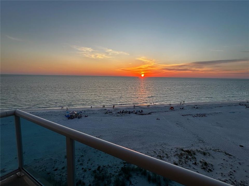 For Rent: $4,995 (2 beds, 2 baths, 1065 Square Feet)