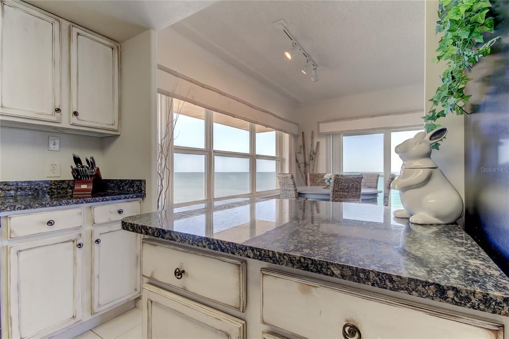 For Rent: $4,995 (2 beds, 2 baths, 1065 Square Feet)