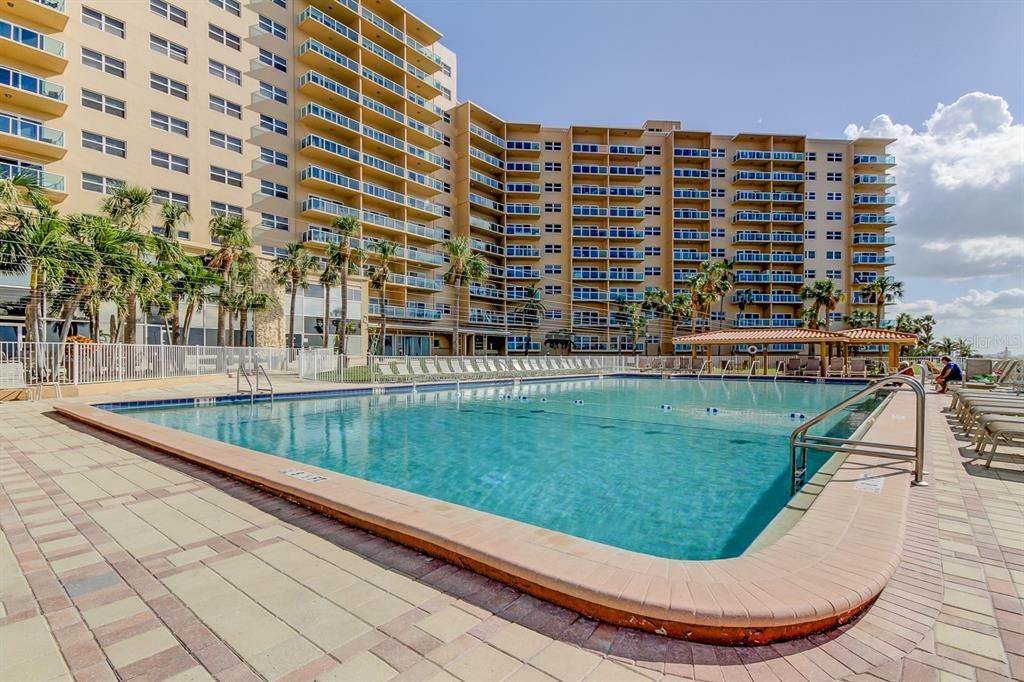 For Rent: $4,995 (2 beds, 2 baths, 1065 Square Feet)