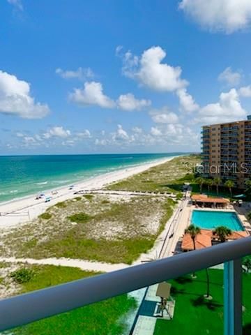 For Rent: $4,995 (2 beds, 2 baths, 1065 Square Feet)