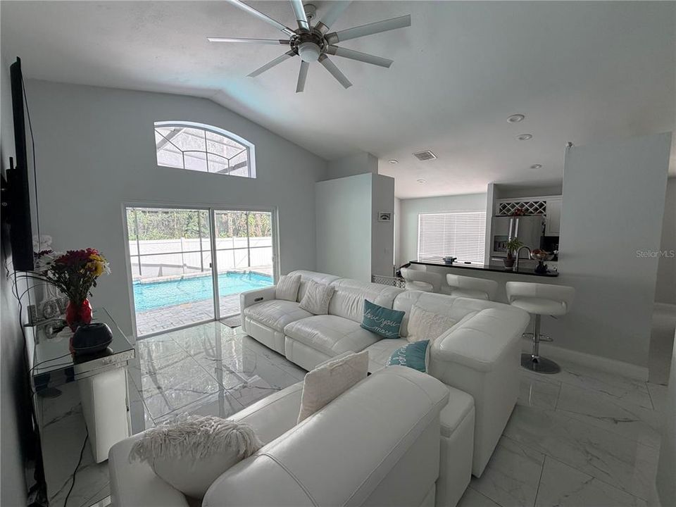 For Sale: $450,000 (4 beds, 2 baths, 1841 Square Feet)