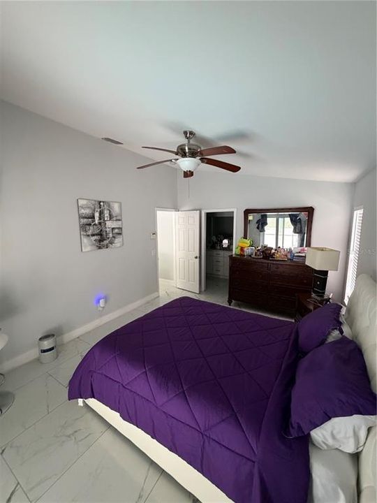 For Sale: $450,000 (4 beds, 2 baths, 1841 Square Feet)