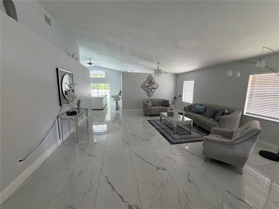For Sale: $450,000 (4 beds, 2 baths, 1841 Square Feet)