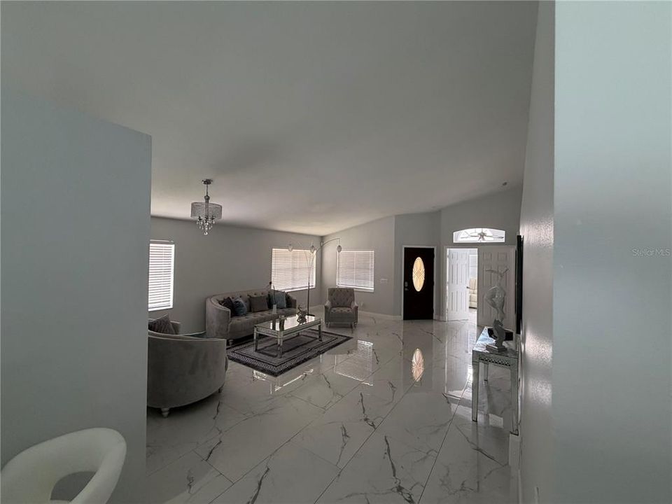 For Sale: $450,000 (4 beds, 2 baths, 1841 Square Feet)