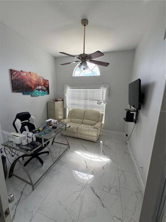 For Sale: $450,000 (4 beds, 2 baths, 1841 Square Feet)