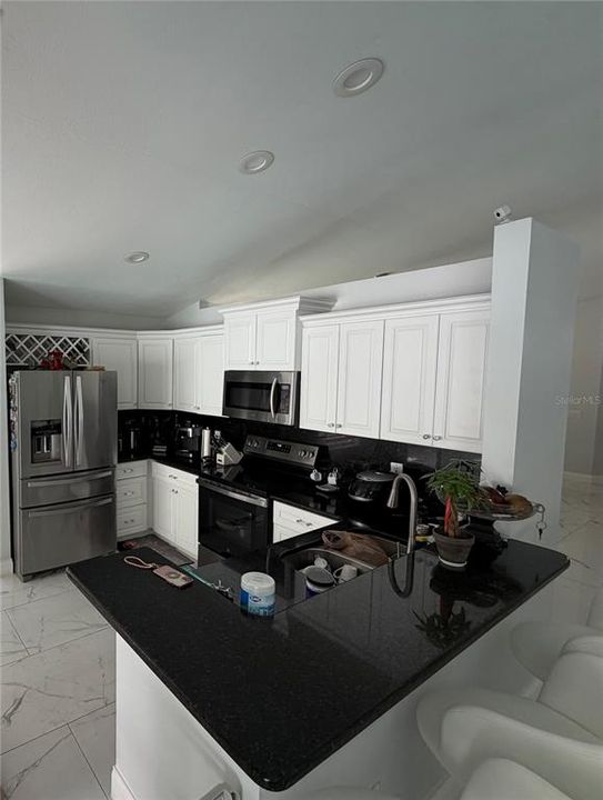For Sale: $450,000 (4 beds, 2 baths, 1841 Square Feet)