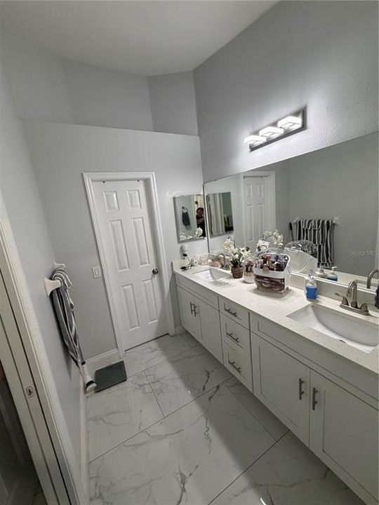 For Sale: $450,000 (4 beds, 2 baths, 1841 Square Feet)