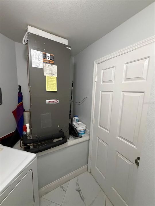 For Sale: $450,000 (4 beds, 2 baths, 1841 Square Feet)