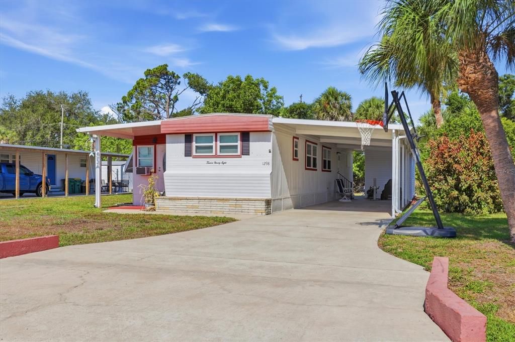 For Sale: $137,000 (2 beds, 2 baths, 915 Square Feet)
