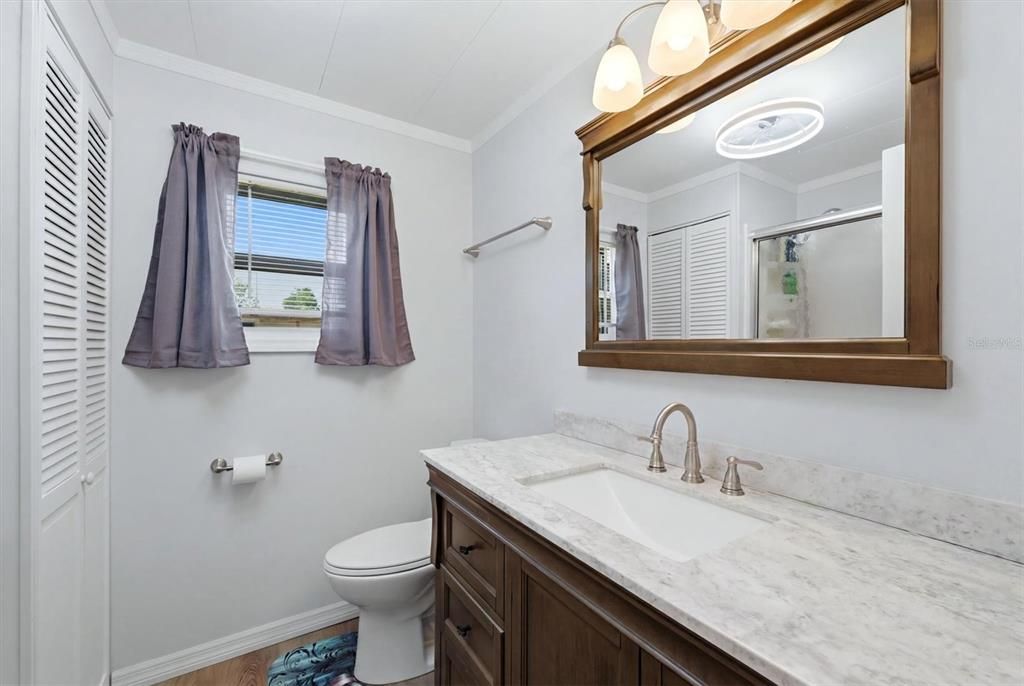 For Sale: $137,000 (2 beds, 2 baths, 915 Square Feet)