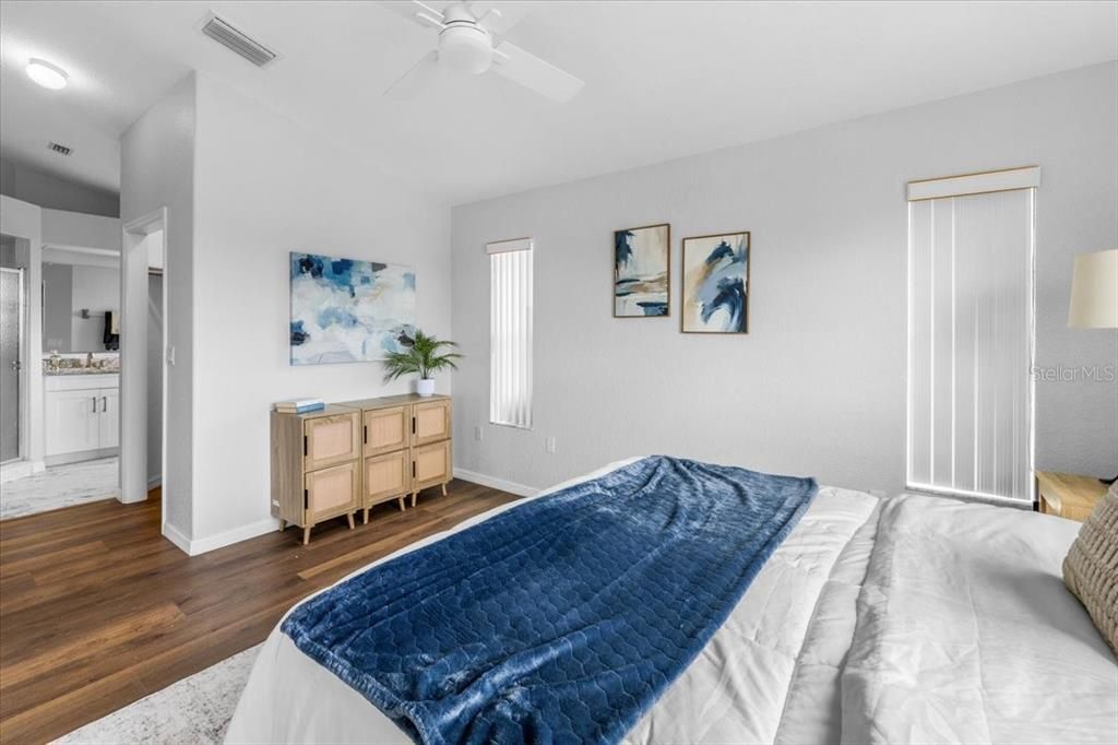 En Venta: $799,000 (3 camas, 3 baños, 1838 Pies cuadrados)