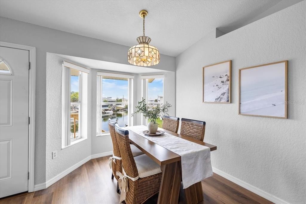 En Venta: $799,000 (3 camas, 3 baños, 1838 Pies cuadrados)