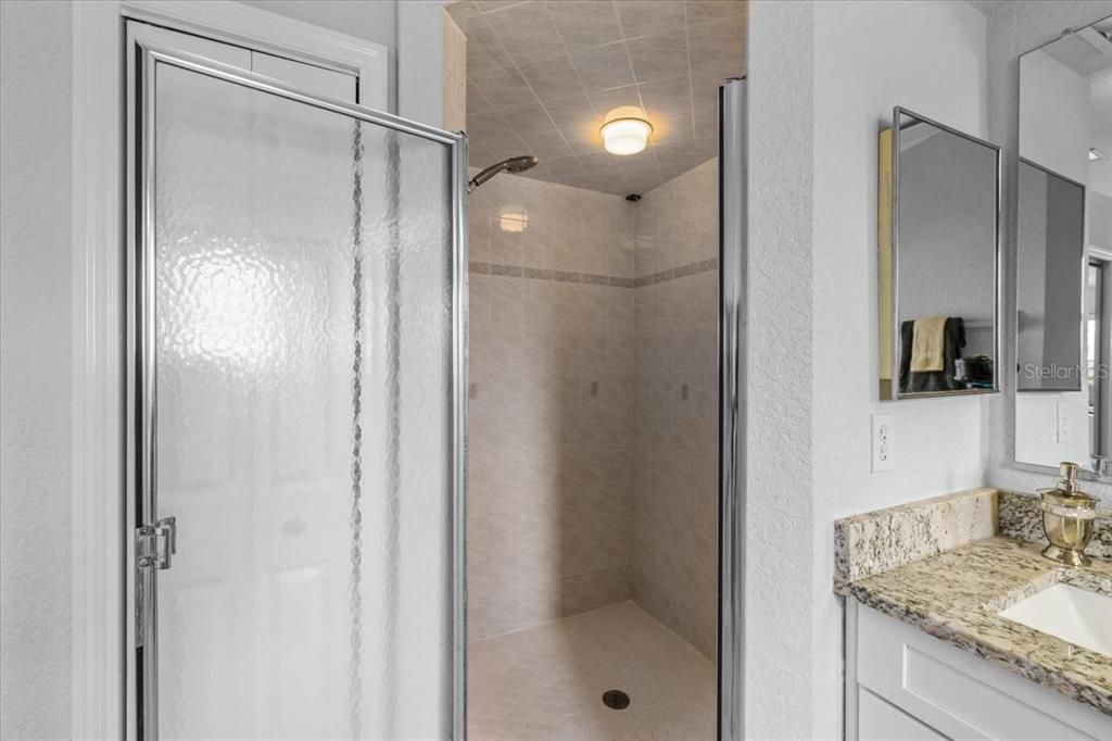 En Venta: $799,000 (3 camas, 3 baños, 1838 Pies cuadrados)