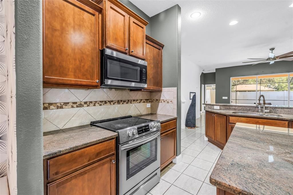 待售: $625,000 (4 贝兹, 4 浴室, 3363 平方英尺)