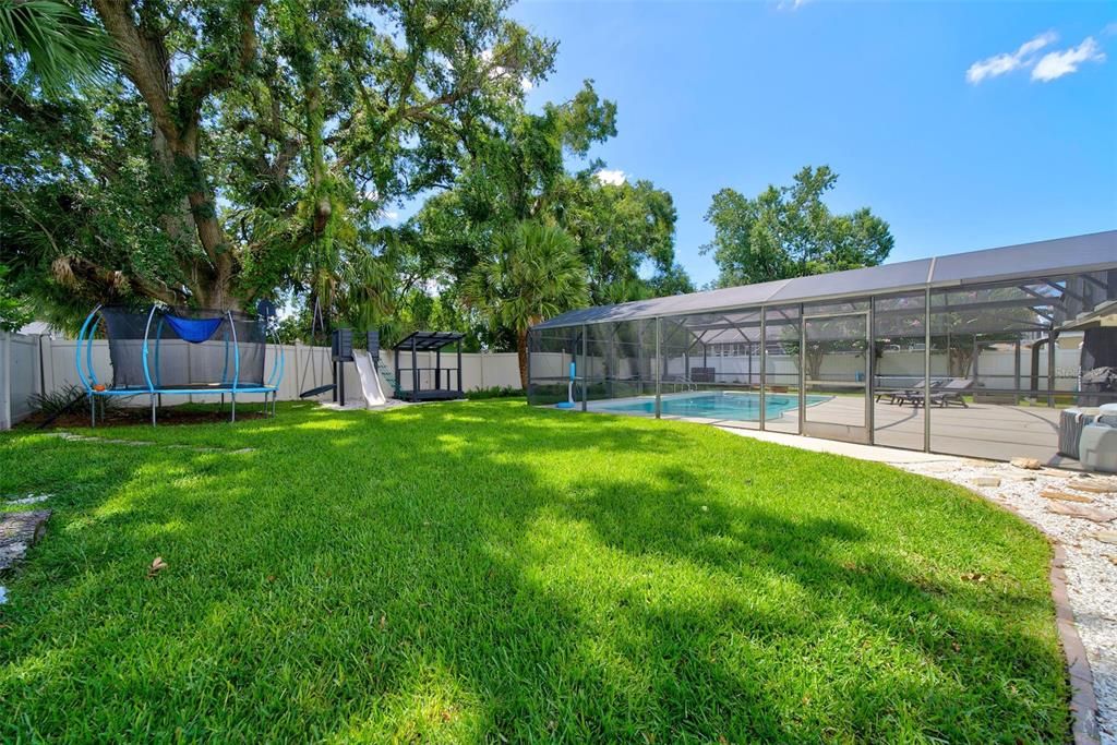 Activo con contrato: $799,000 (4 camas, 3 baños, 2332 Pies cuadrados)