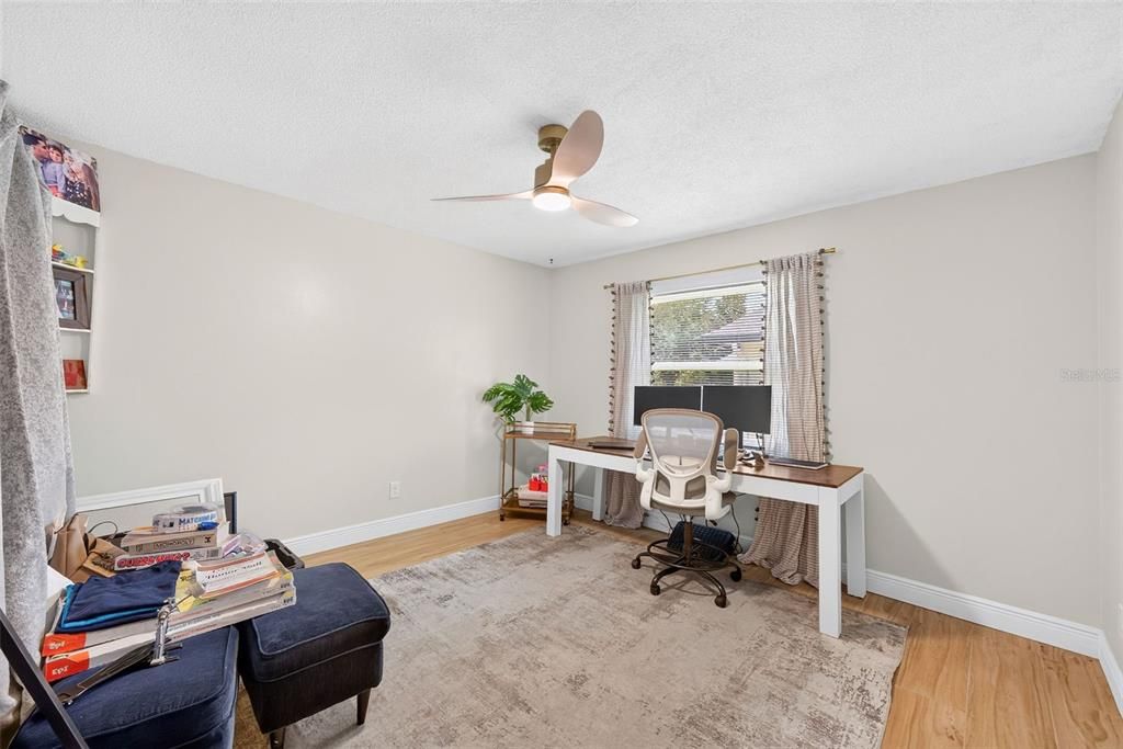 Activo con contrato: $799,000 (4 camas, 3 baños, 2332 Pies cuadrados)