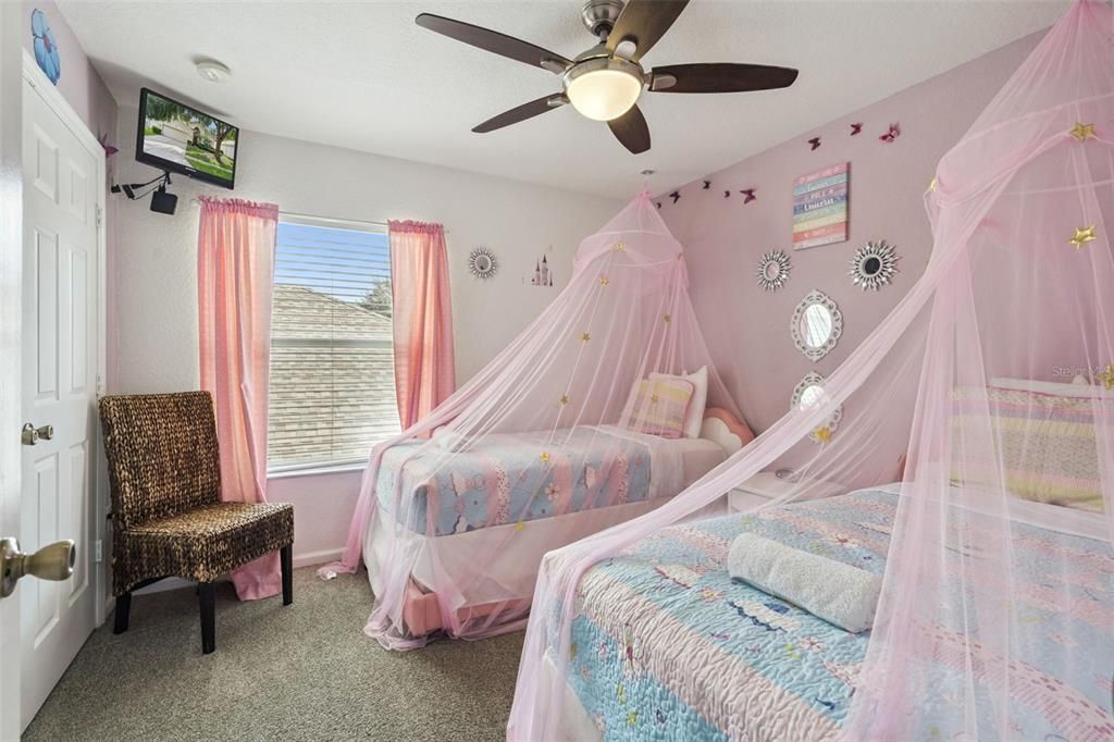 For Sale: $615,000 (6 beds, 3 baths, 2469 Square Feet)