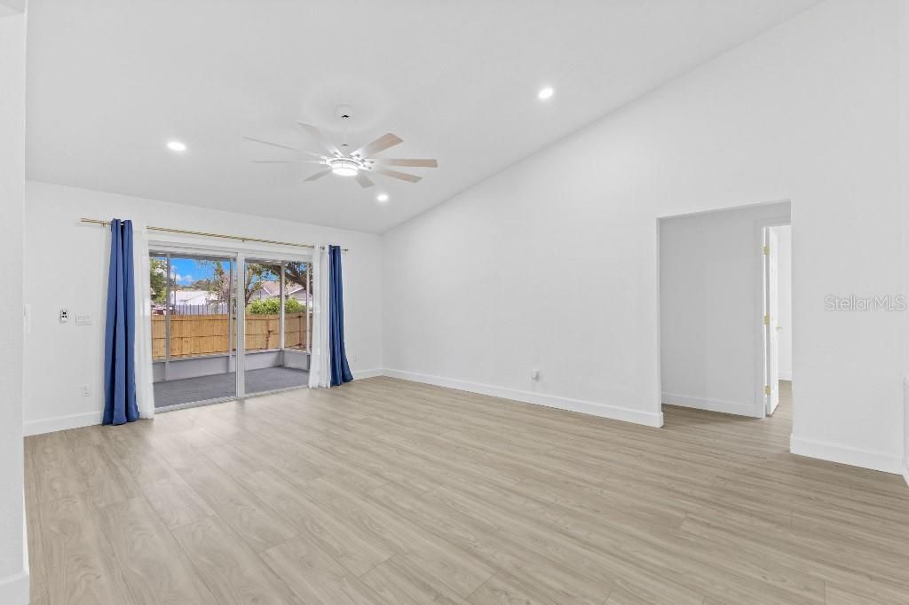 En Venta: $384,900 (3 camas, 2 baños, 1422 Pies cuadrados)