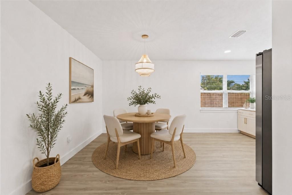 En Venta: $384,900 (3 camas, 2 baños, 1422 Pies cuadrados)