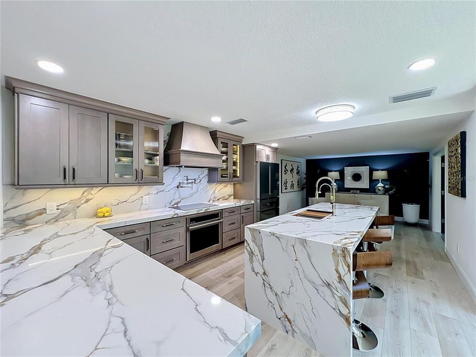 На продажу: $995,900 (3 спален, 2 ванн, 2590 Квадратных фут)