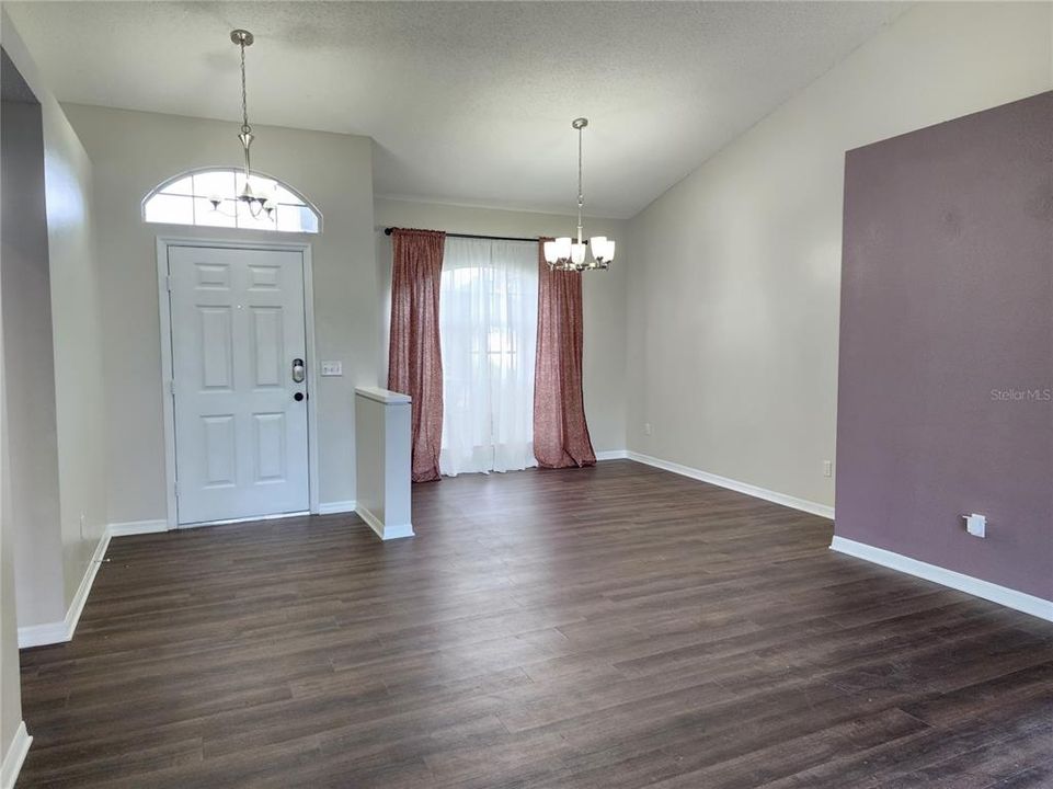 For Rent: $2,995 (3 beds, 2 baths, 1786 Square Feet)