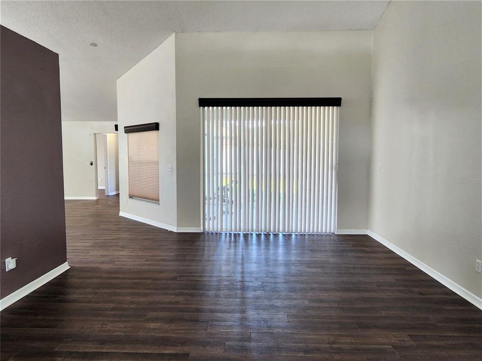 For Rent: $2,995 (3 beds, 2 baths, 1786 Square Feet)