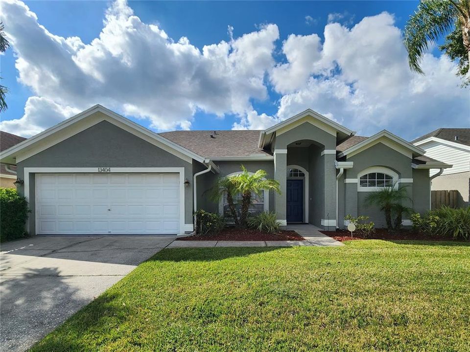 For Rent: $2,995 (3 beds, 2 baths, 1786 Square Feet)