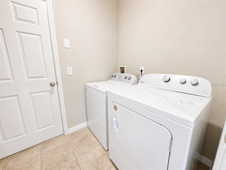 For Rent: $2,700 (4 beds, 2 baths, 2226 Square Feet)