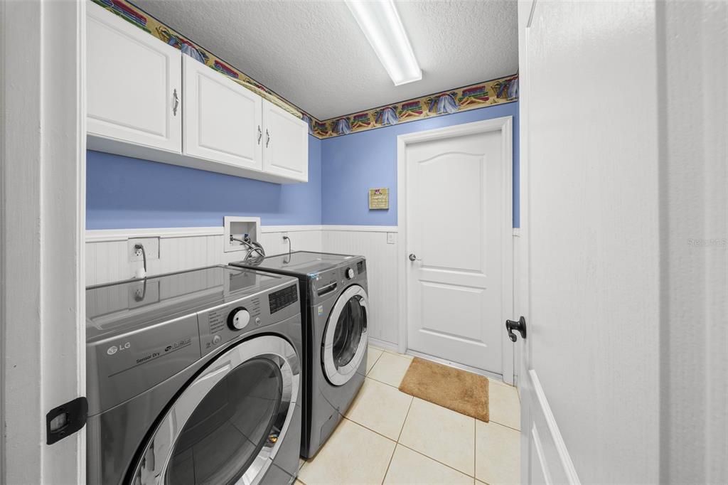 For Sale: $459,000 (4 beds, 2 baths, 2293 Square Feet)