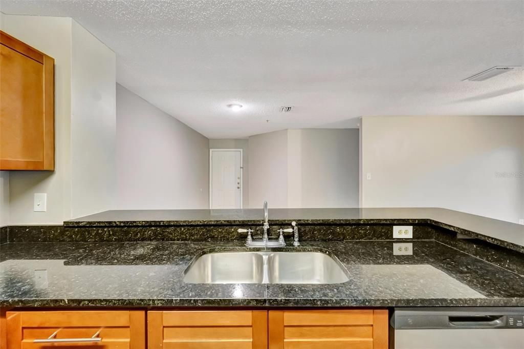 For Sale: $200,000 (3 beds, 2 baths, 1260 Square Feet)