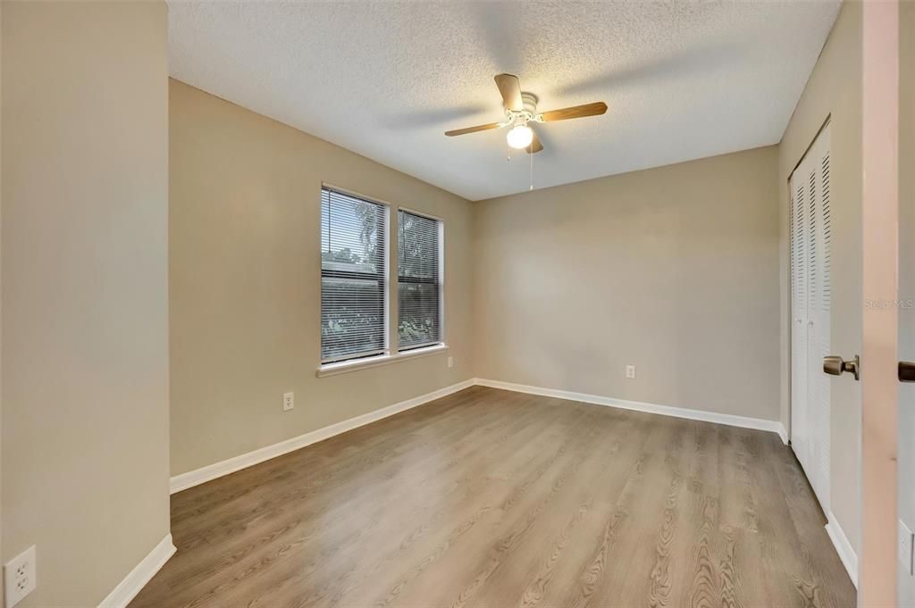 For Sale: $200,000 (3 beds, 2 baths, 1260 Square Feet)