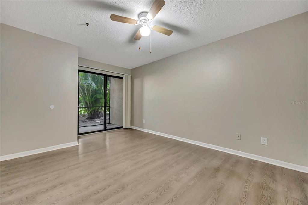 For Sale: $200,000 (3 beds, 2 baths, 1260 Square Feet)