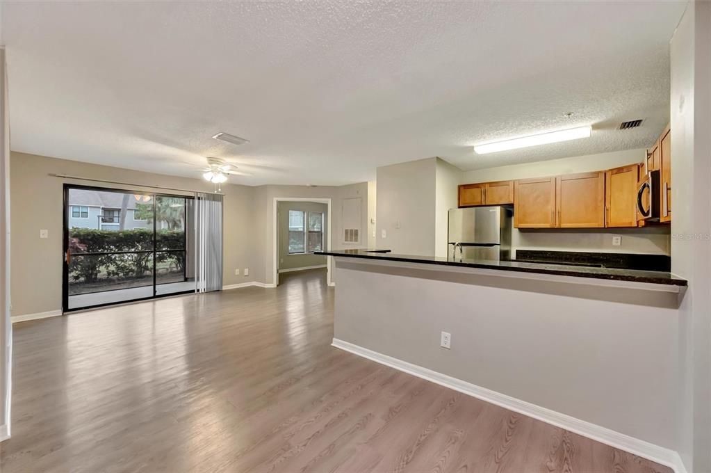 For Sale: $200,000 (3 beds, 2 baths, 1260 Square Feet)