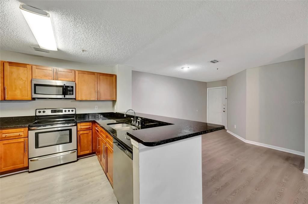 For Sale: $200,000 (3 beds, 2 baths, 1260 Square Feet)
