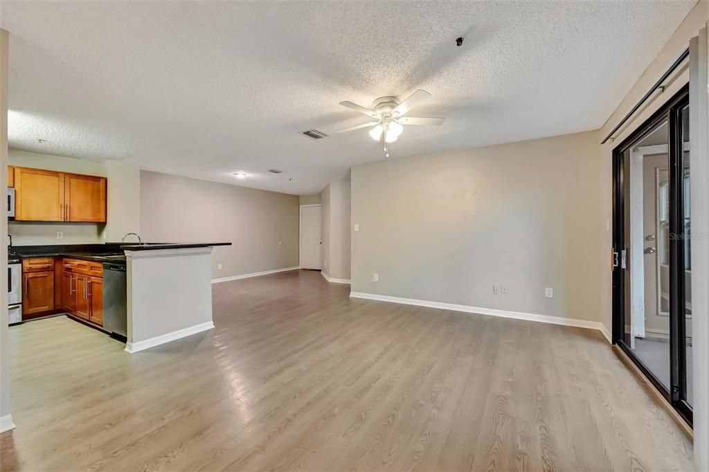 For Sale: $200,000 (3 beds, 2 baths, 1260 Square Feet)